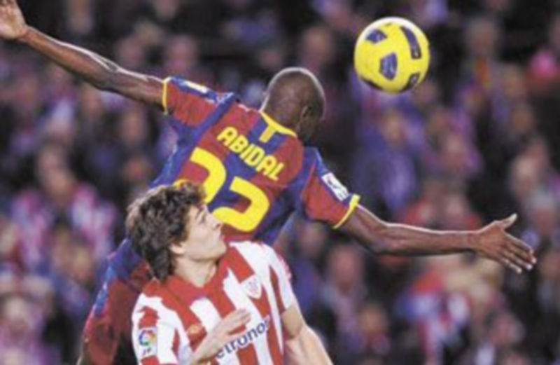 Abidal y Llorente fueron los autores de las dos dianas anotadas en San Mamés. / Efe