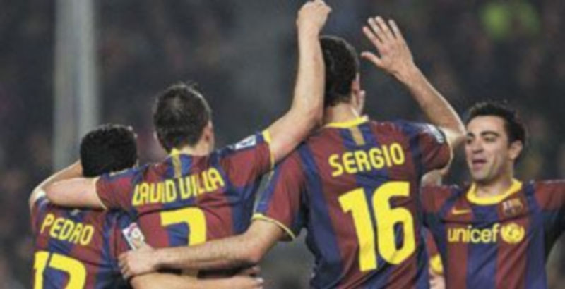 Guardiola volverá a alinear a su once de gala para el choque del Camp Nou. / Efe