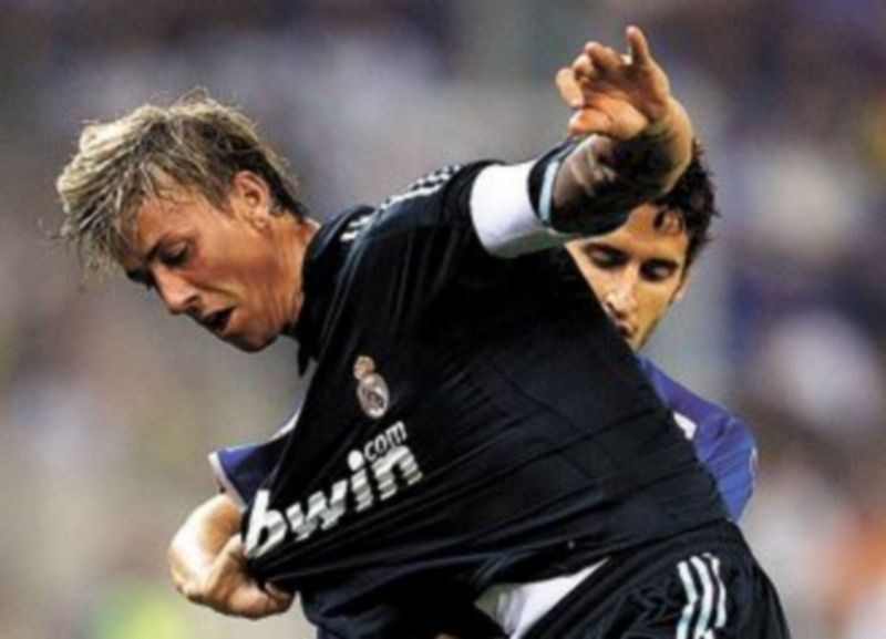 El centrocampista ha sido descartado para los últimos cuatro duelos. / Efe