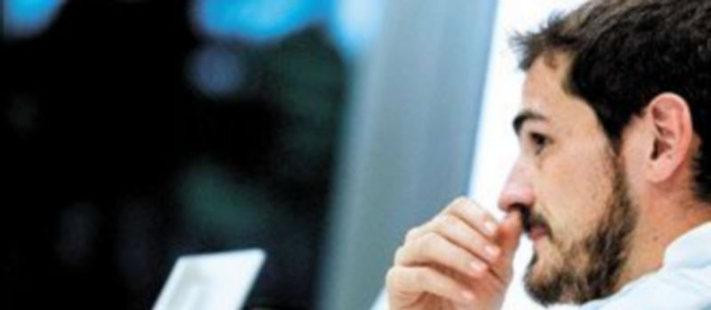 Casillas hizo una enconada defensa de la escuadra ‘merengue’ y apuntó que son tan favoritos como el Barcelona. / Ballesteros (Efe)