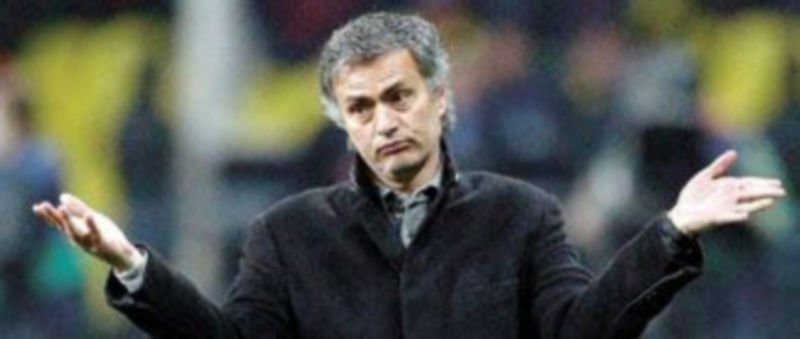 El técnico portugués Jose Mourinho recogió ayer sus pertenencias en Milán y quiere firmar el contrato con el Real Madrid hoy o mañana. / Efe