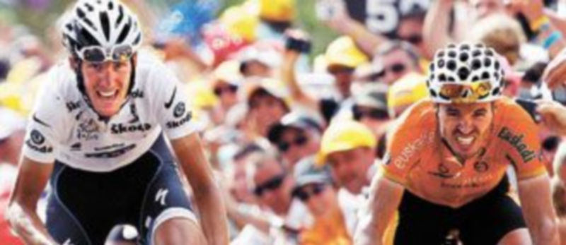 Andy Schleck y Samuel Sánchez (d)