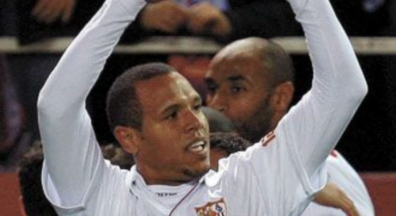 El delantero ‘carioca’ festeja la victoria del conjunto hispalense. / Efe