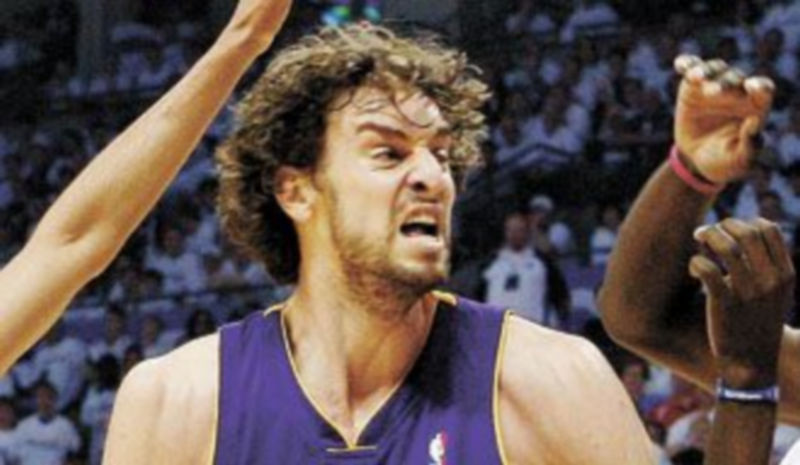 Pau Gasol está teniendo una larga y dura temporada en los Lakers. / Reuters