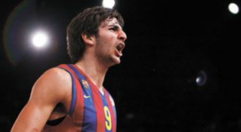 Ricky Rubio festeja el triunfo ante el combinado ruso. / M. Djurica (Reuters)
