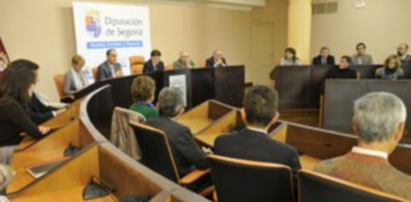 El programa Crecemos dota de guardería este curso a 23 municipios 1 Un momento de la firma./ JUAN MARTÍN