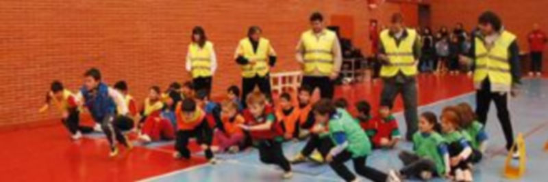 Diferentes momentos de la final de Deporte Divertido celebrada en Carbonero el Mayor. / El Adelantado