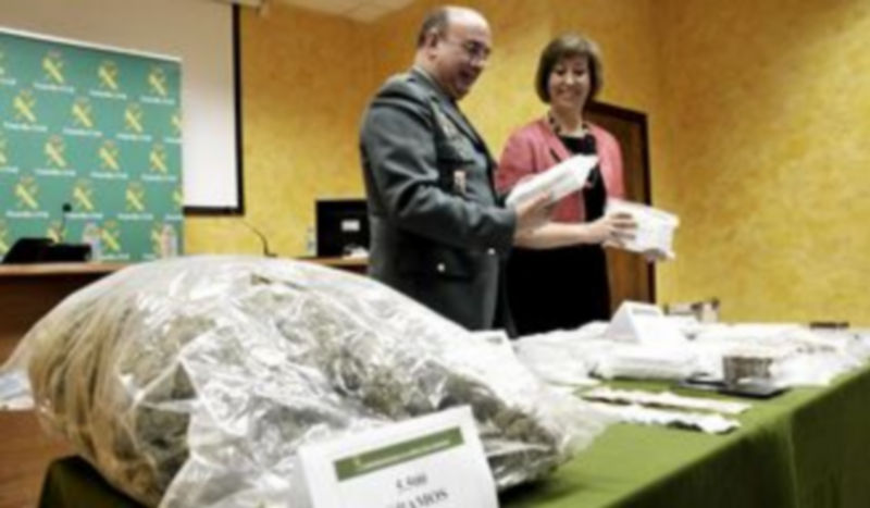 La subdelegada del Gobierno y el teniente coronel