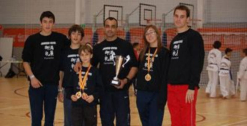 Los integrantes del equipo Jansu Gym que participaron en Alfaz del Pi. / E.A.