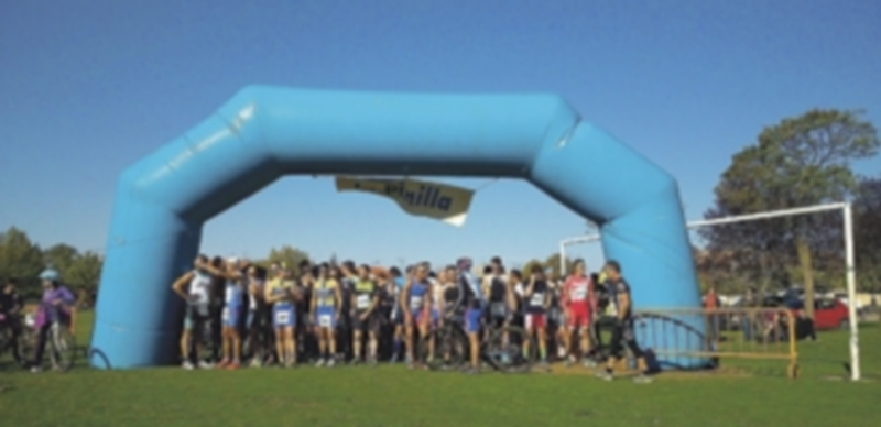 Momento previo a la salida de la segunda edición del Duatlón Cross Villa de Riaza. / Carlos Mora