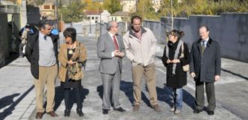 Autoridades y vecinos