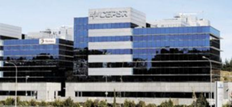 Los edificios de los grupos de Cepsa y Total están situados en el Parque Juan Carlos I de Madrid. / Ángel Alonso (EFE)