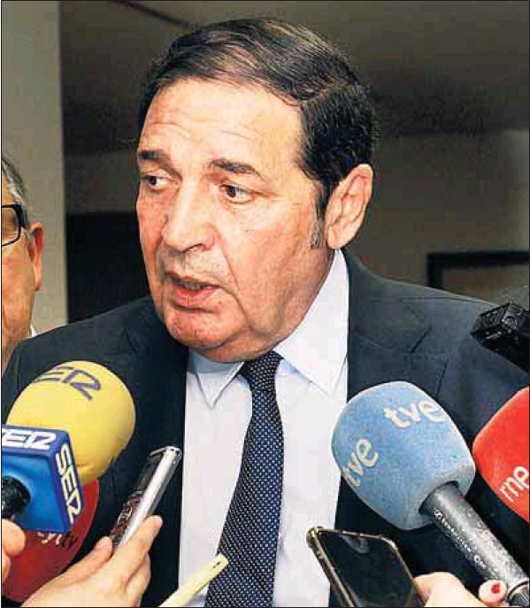 AFA solicita por escrito la parcela para crear el centro específico de alzhéimer 1 El consejero de Sanidad, Antonio María Sáez Aguado, en Segovia. / NEREA LLORENTE