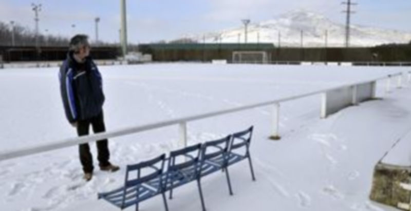 La Granja aplaza su partido ante la Cultural Leonesa 1 Estado del campo de fútbol de El Hospital