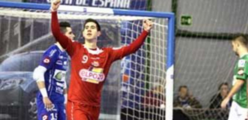 Bebe celebra uno de los goles logrados por ElPozo Murcia ante el Triman Navarra. / lnfs