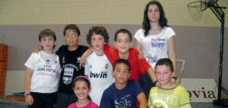El equipo de benjamines compuesto por niños de los colegios Elena Fortún y El Peñascal. / Gides.