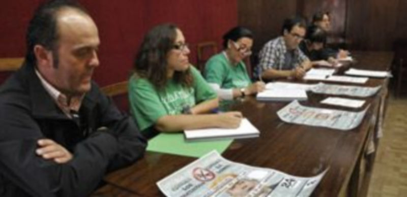 Integrantes de la plataforma presentan el programa reivindicativo./ JUAN MARTIN