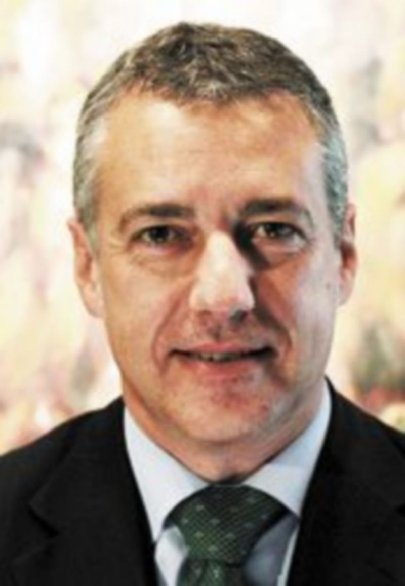 El presidente de la ejecutiva del PNV expresa su hartazgo de que haya que aplaudir a ETA por los pasos que está dando. / Efe