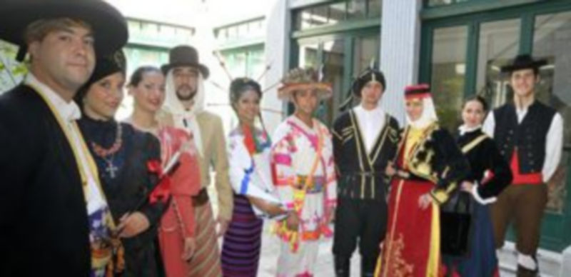 Comienza el XXV Festival Internacional de La Esteva 1 Representantes de los grupos participantes en el Festival de La Esteva./ A.BENAVENTE