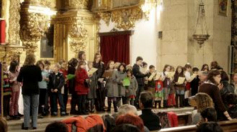 Los niños fueron protagonistas de la celebración religiosa./CARLOS GARCÍA-ALIENDE