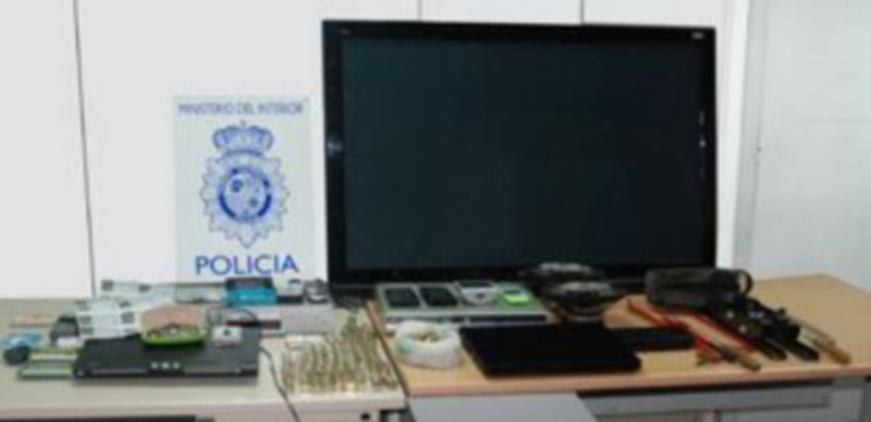 Los objetos supuestamente robados por el joven./ EL ADELANTADO