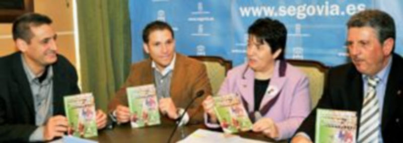 Instante de la presentación del Gran Premio Internacional de frontenis olímpico y paleta goma. / Kamarero