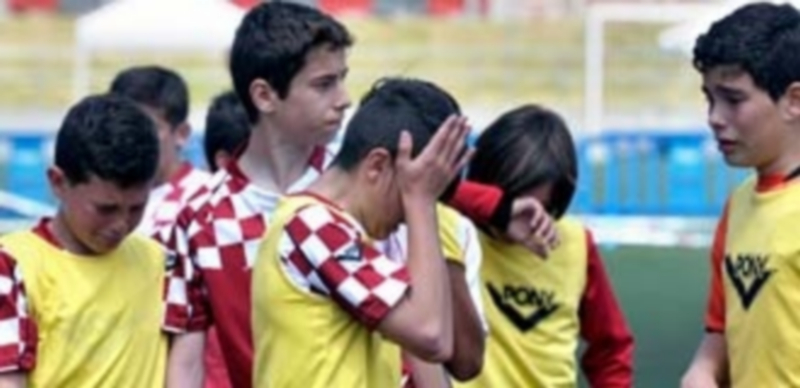 Tristeza en los rostros de los jugadores de Castilla y León. / Juan Martín