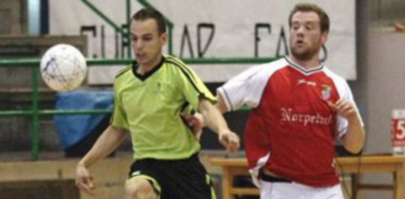 Jugada del partido entre el Cuéllar Cojalba y el Briviesca. / Gabriel Gómez.