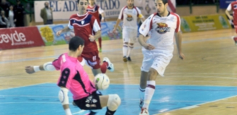 Jorge Jimeno se encuentra con el portero del Santiago FS