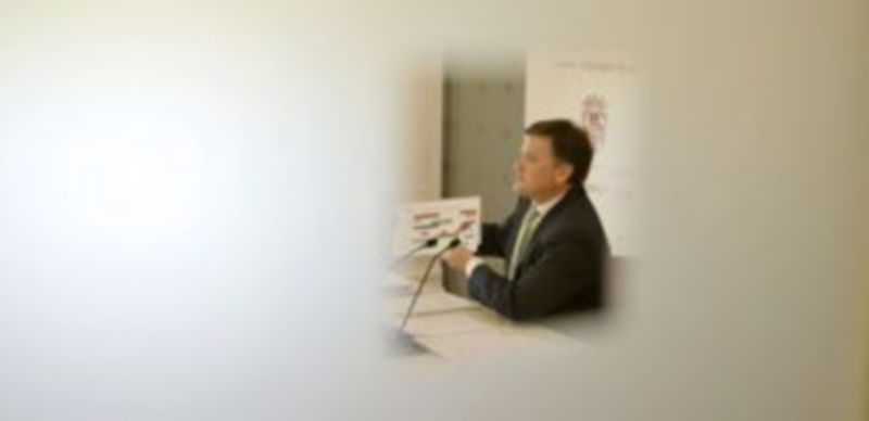 Un momento de la rueda de prensa de Francisco Vázquez.