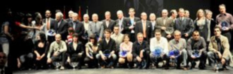 Foto de familia de los premiados en la anterior edición de la Gala del Deporte de la ASPD. /Kamarero