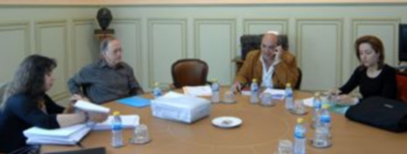 Un momento de la deliberación del pre-jurado./ JUAN MARTÍN