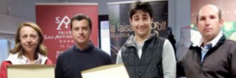 De izquierda a derecha Isabel Postigo