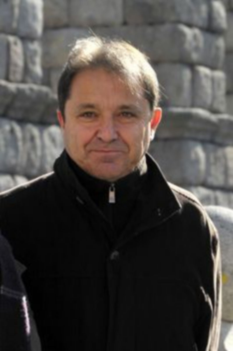 Juan Luis Gordo en una imagen tomada el domingo duante una rueda de prensa del PSOE en el Azoguejo./ KAMARERO