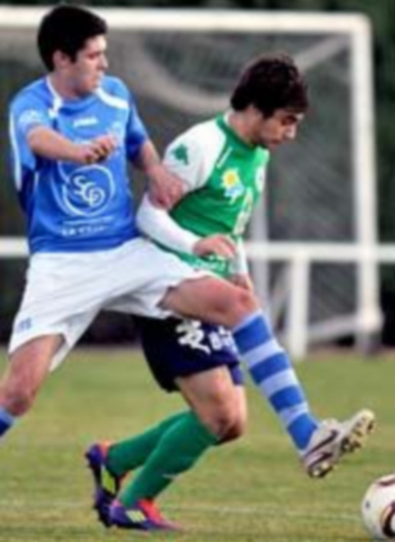 Al CD La Granja le faltó profundidad para inquietar al Astorga 1 Imagen del encuentro jugado por el CD La Granja ante el Astorga en el campo de El Hospital. / Kamarero.