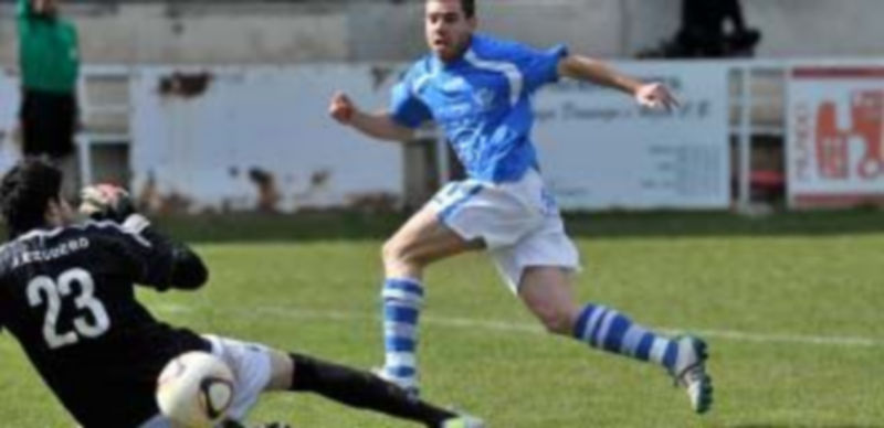 El éxito del trabajo colectivo 1 Adrián supera con su remate al portero del Aguilar