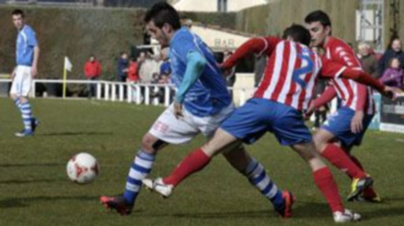 El delantero del CD La Granja