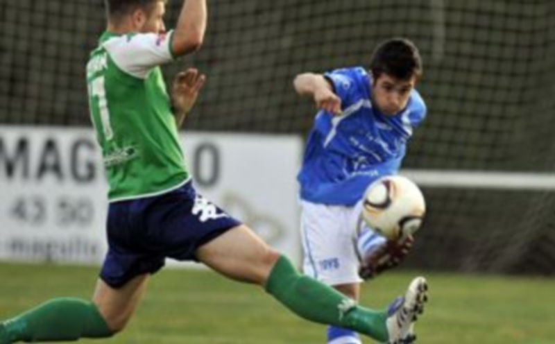 Jugada de un partido anterior de La Granja en El Hospital. / Juan Martín