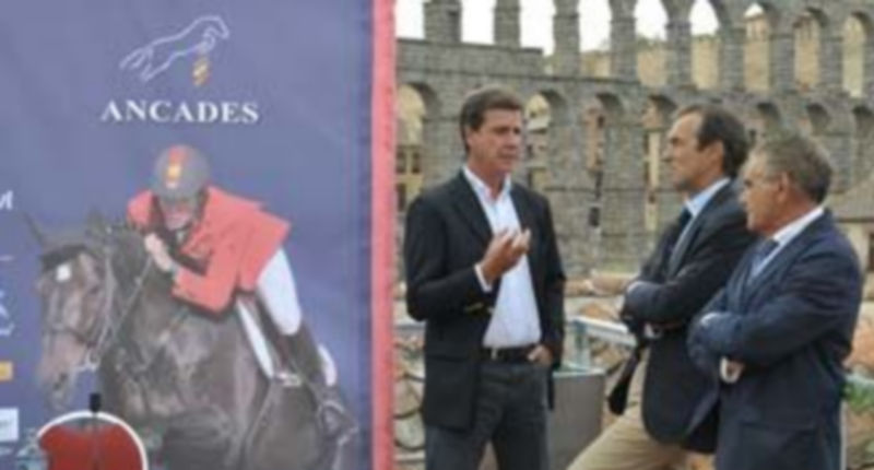 De izquierda a derecha Cayetano Martínez de Irujo