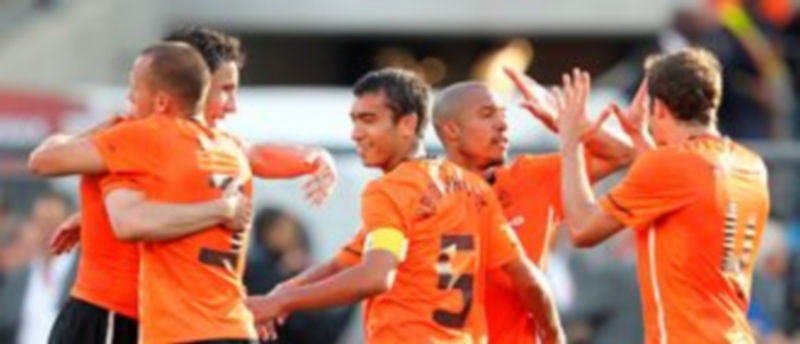 Los jugadores de Holanda celebrando el triunfo. / EFE