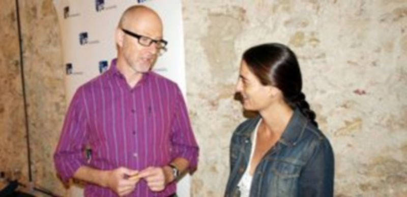 El científico Simon Smart tras los demonios de Darwin 1 El científico Simon Smart y la profesora Crisina Herrero minutos antes de la ponencia en IE Univesity./ EL ADELANTADO