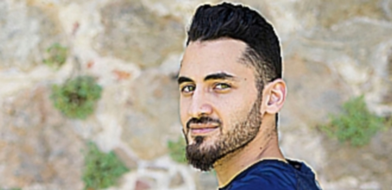 El joven iraquí entrena actualmente al equipo de IE University de la sede de Madrid. / ROBERTO ARRIBAS