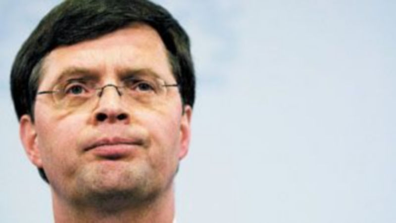 El primer ministro holandés anunció el colapso de su Gabinete en una rueda de prensa en La Haya. / V.K. (Efe)