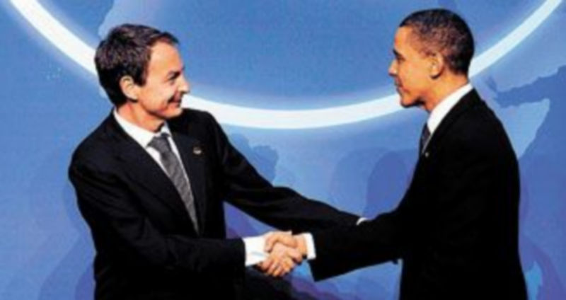 Rodríguez Zapatero saluda a Obama a su llegada a la cumbre. / M. Reynolds (Efe)