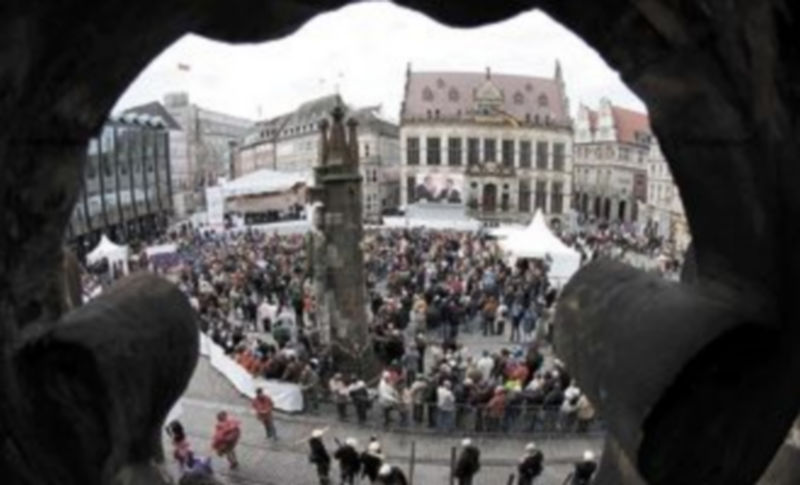 Miles de personas han participado este fin de semana en las celebraciones del aniversario de la reunificación. / Christian Charisius (Reuters)