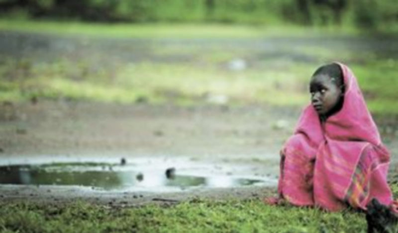 Cientos de niños hatianos corren el riesgo de contraer la enfermedad y morir. / Efe