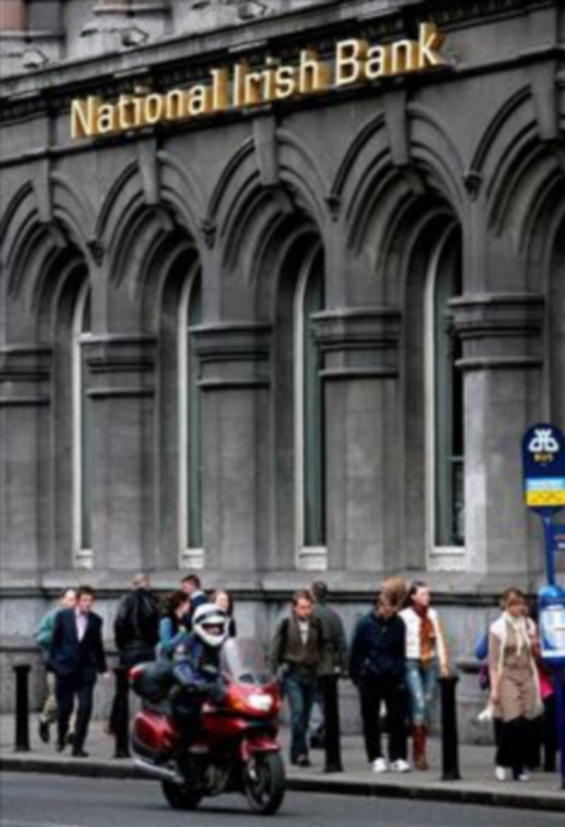 Una fotografía de archivo fechada el 10 de mayo de 2007 que muestra el Banco Nacional Irlandés en Dublín