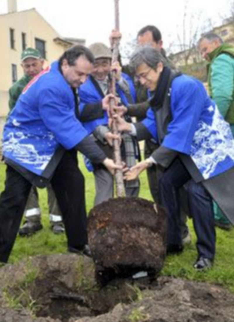 Inauguración del Huerto y Jardín de las palabras y los cerezos./ KAMARERO