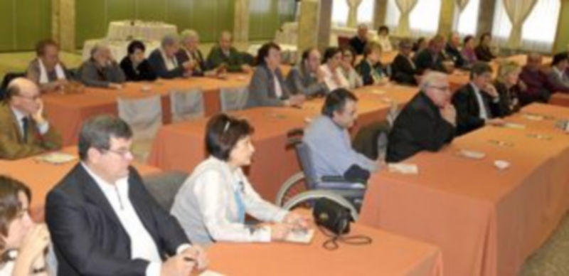 Imagen de la reunión de vecinos de barrios incorporados. / BENAVENTE