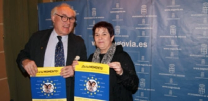 Giráldez y Luquero muestran el cartel anunciador de la jornada. / EL ADELANTADO